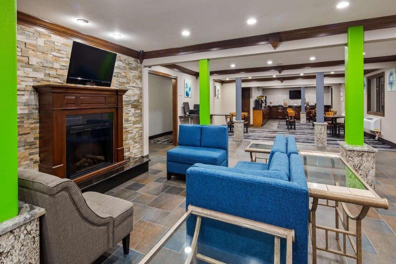 Ramada By Wyndham Cedar Rapids South Hotel Екстериор снимка
