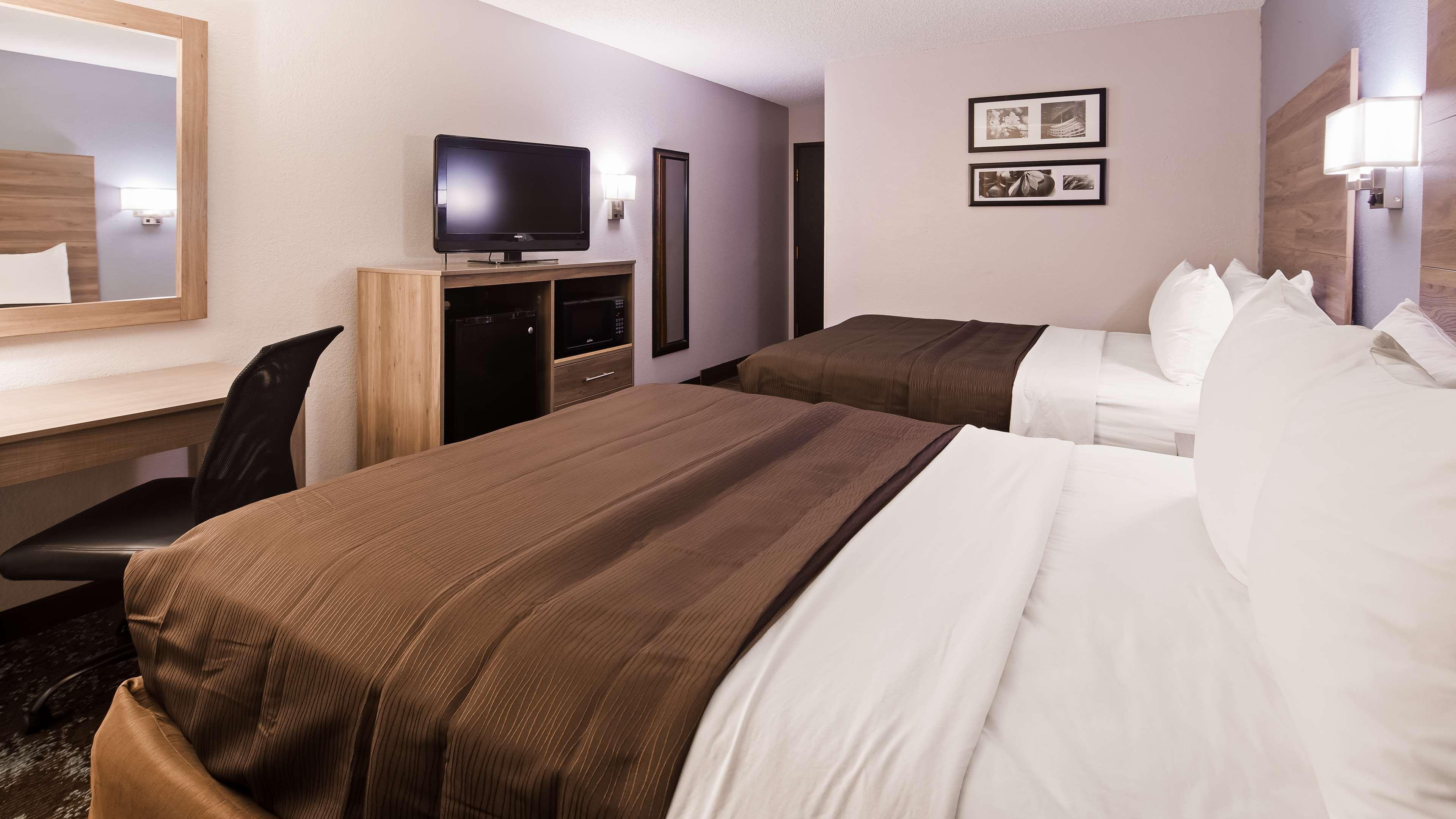 Ramada By Wyndham Cedar Rapids South Hotel Екстериор снимка