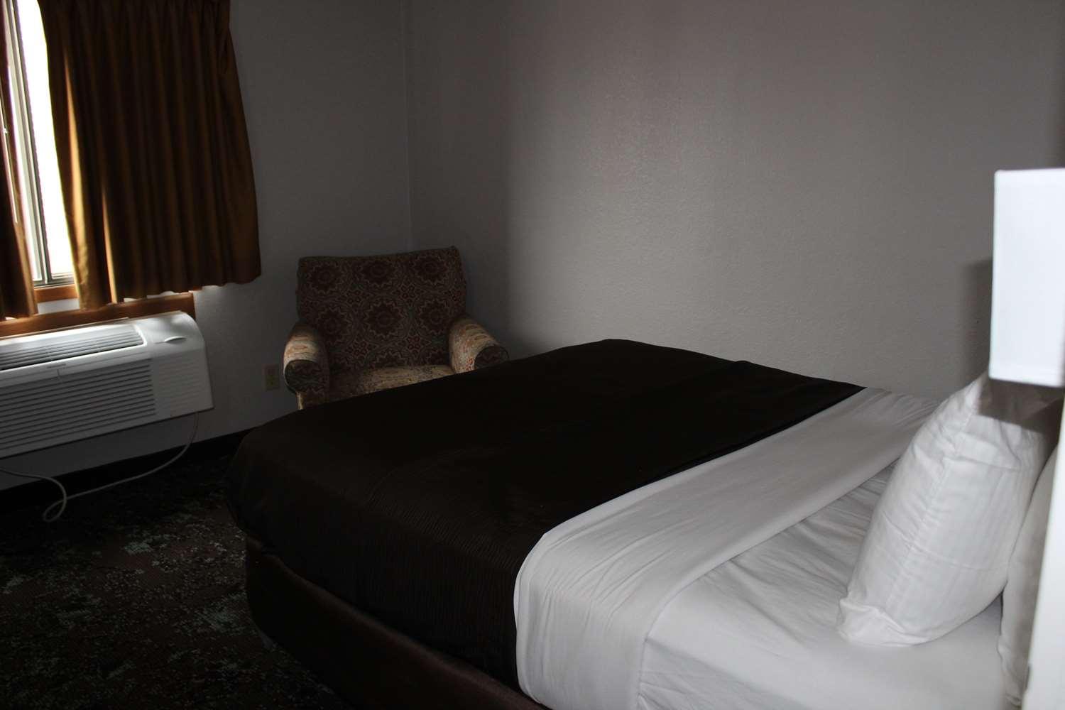 Ramada By Wyndham Cedar Rapids South Hotel Екстериор снимка
