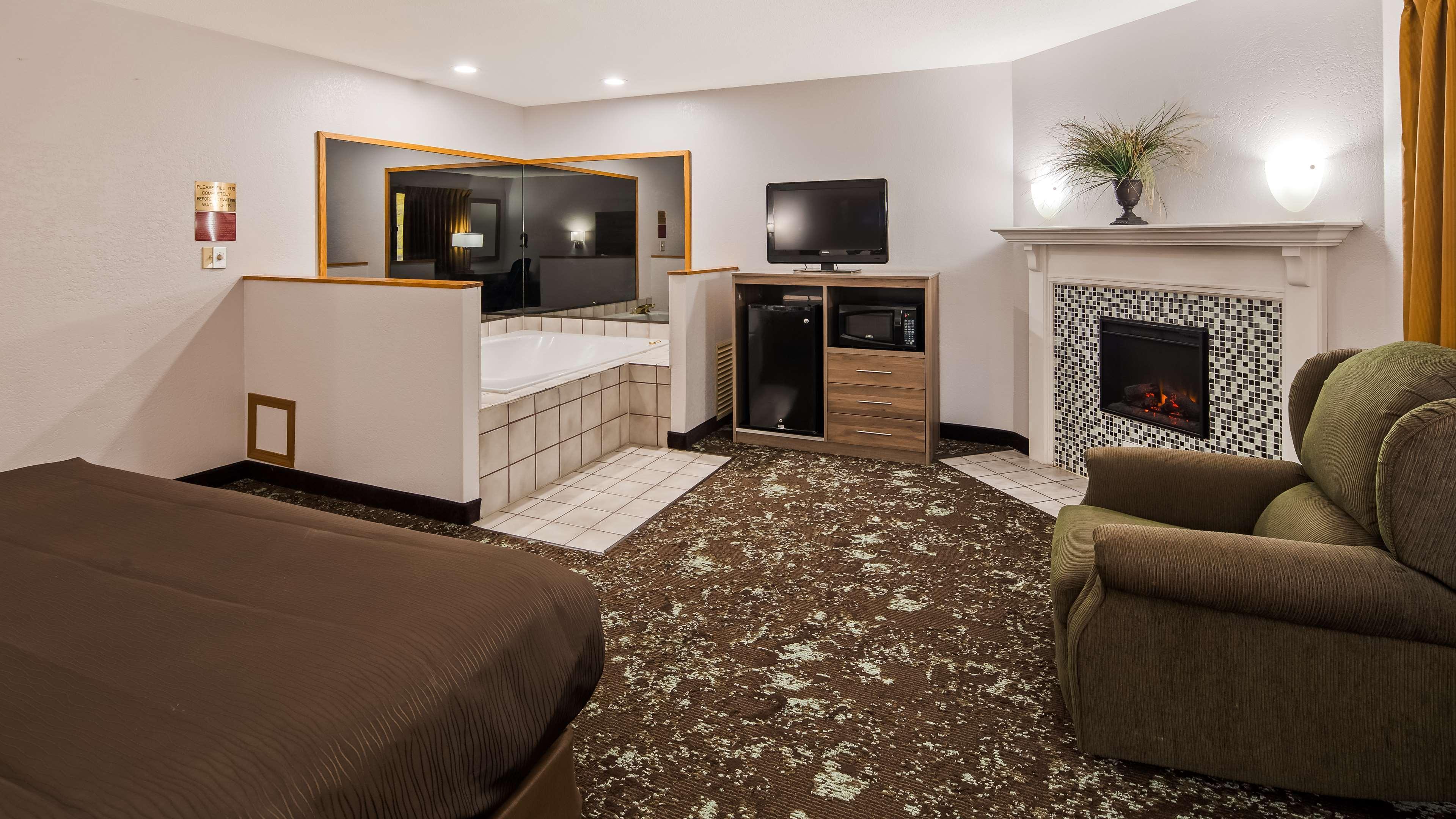 Ramada By Wyndham Cedar Rapids South Hotel Екстериор снимка