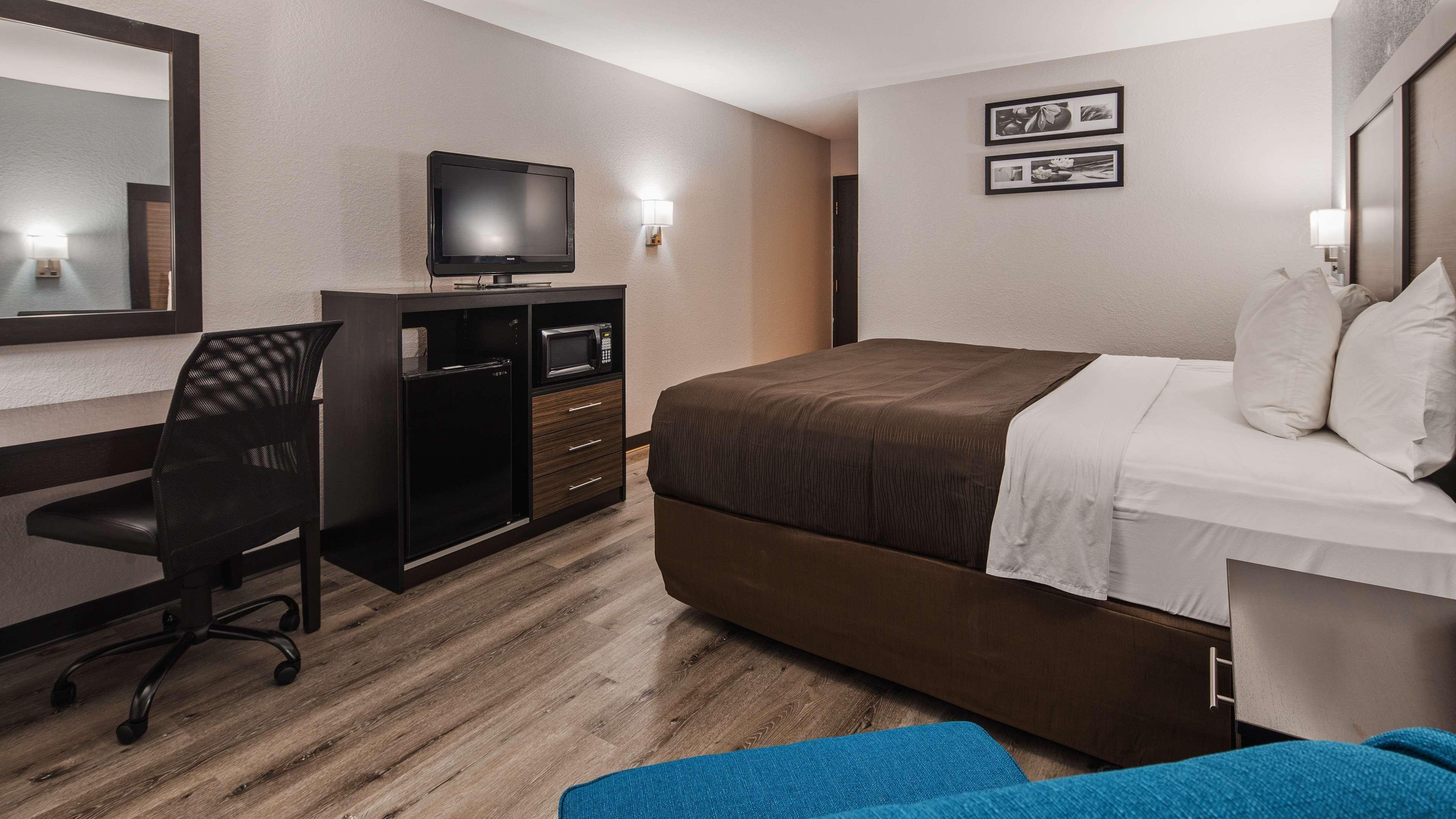 Ramada By Wyndham Cedar Rapids South Hotel Екстериор снимка