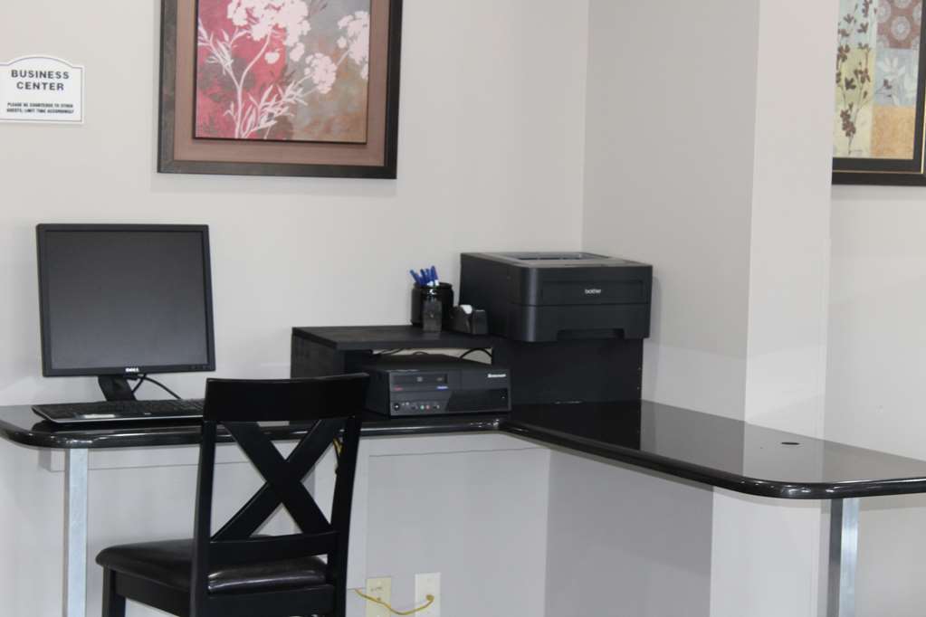 Ramada By Wyndham Cedar Rapids South Hotel Съоръжения снимка
